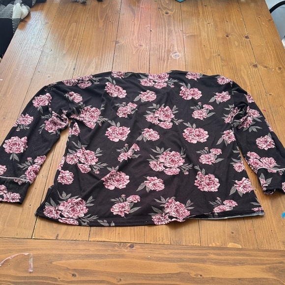 Vince Camuto floral pajama set - Picture 6 of 13